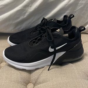 Nike Air Max Motion 2 8.5